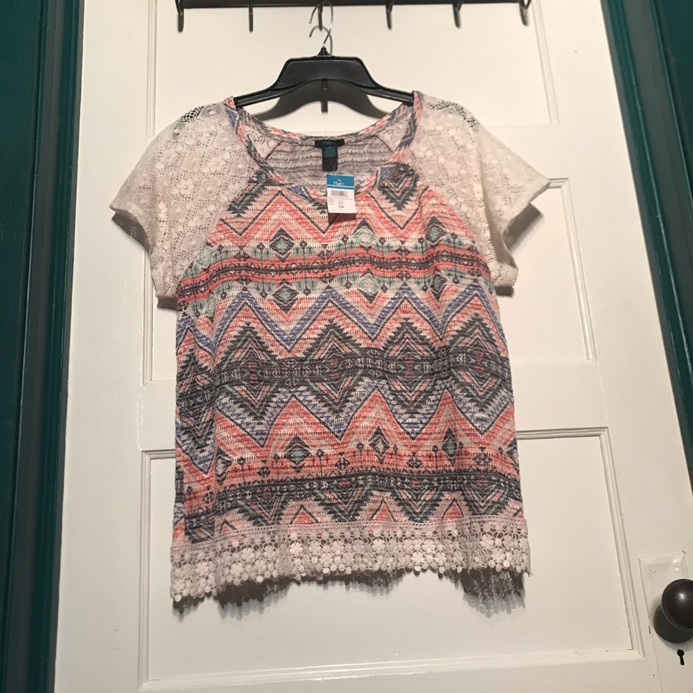 Rue + Patterned Short Sleeve Top